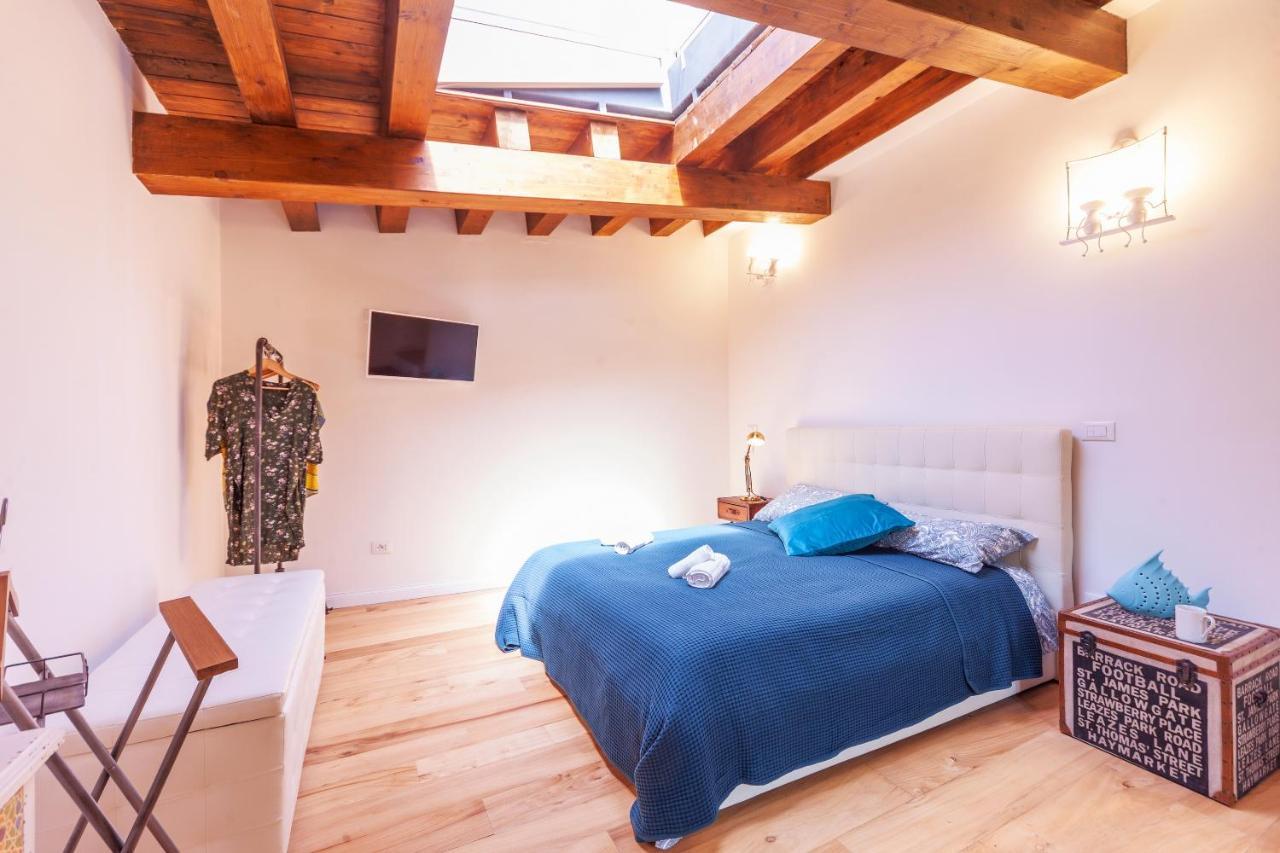 Vakalu-Piazza Duomo Charming Apartment Syracuse Bagian luar foto