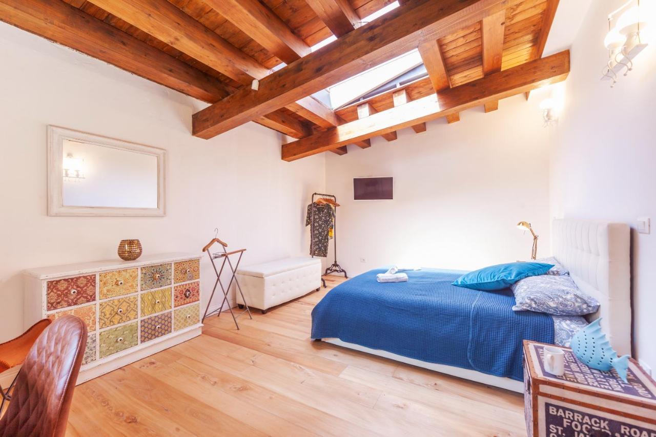 Vakalu-Piazza Duomo Charming Apartment Syracuse Bagian luar foto
