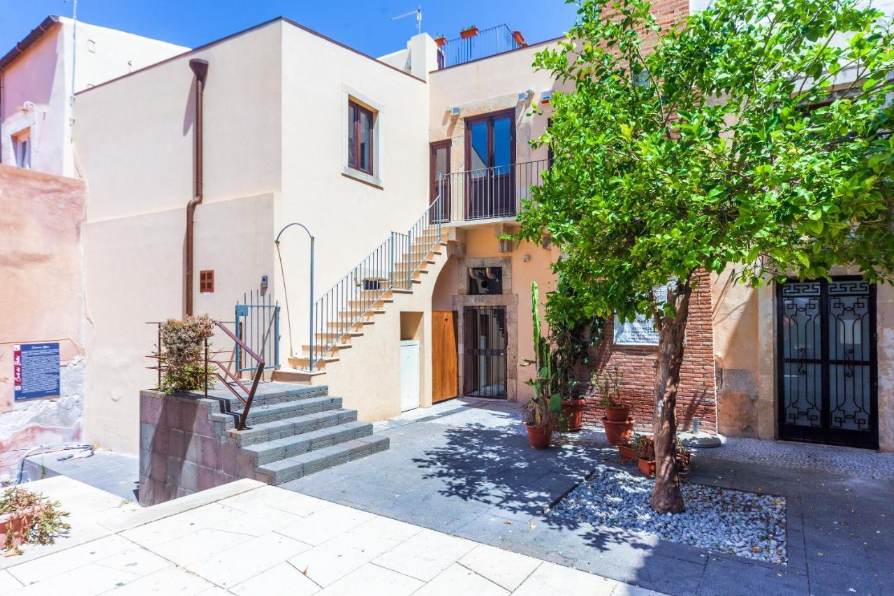 Vakalu-Piazza Duomo Charming Apartment Syracuse Bagian luar foto