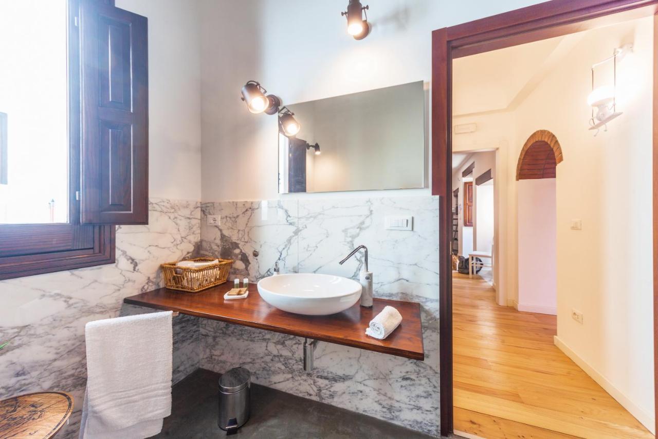 Vakalu-Piazza Duomo Charming Apartment Syracuse Bagian luar foto