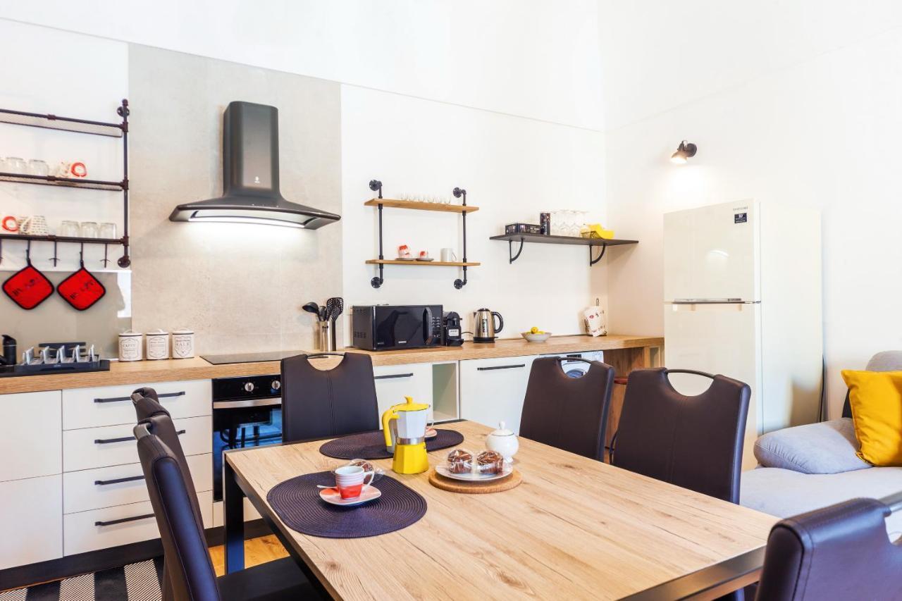 Vakalu-Piazza Duomo Charming Apartment Syracuse Bagian luar foto